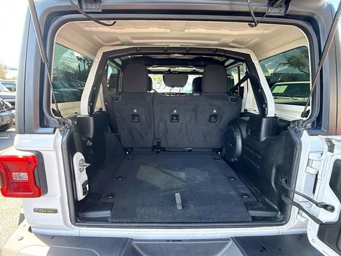 Used 2022 Jeep Wrangler Unlimited Rubicon w/ Steel Bumper Group image 31