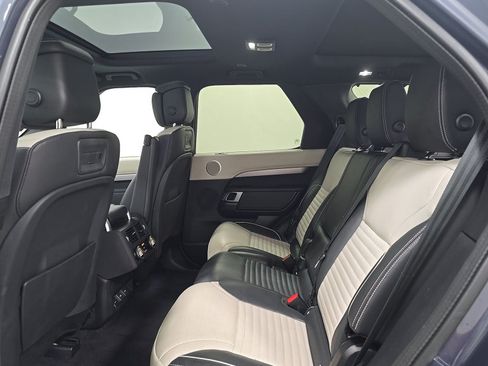 Used 2024 Land Rover Discovery Dynamic SE AWD/4WD image 8