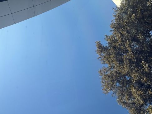 Used 2023 Tesla Model S Base image 34