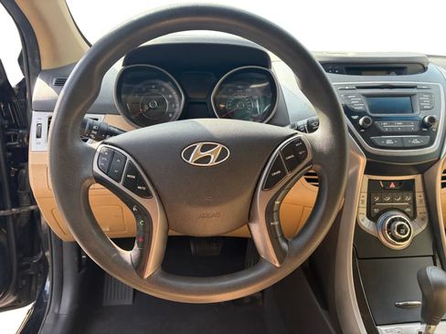 Used 2013 Hyundai Elantra GLS w/ Preferred Pkg FWD image 11