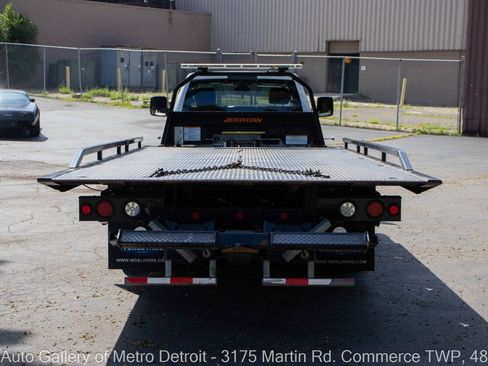 Used 2024 RAM 5500 4x4 Regular Cab image 5