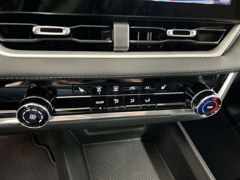 New 2026 Chevrolet Equinox LT FWD image 17