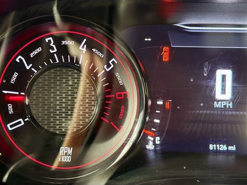 Used 2019 Dodge Challenger R/T w/ Driver Convenience Group image 13