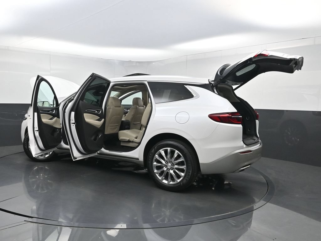 Used 2018 Buick Enclave Premium w/ Experience Buick Package FWD image 39