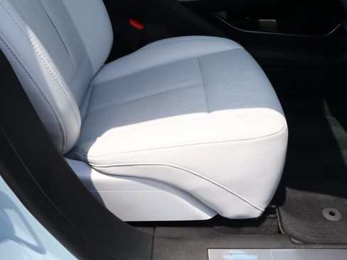 Used 2024 Cadillac Lyriq Luxury RWD image 24