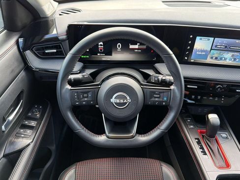 Certified 2025 Nissan Kicks SR FWD image 31