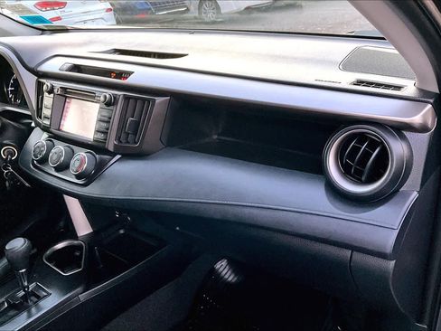 Used 2018 Toyota RAV4 LE image 16