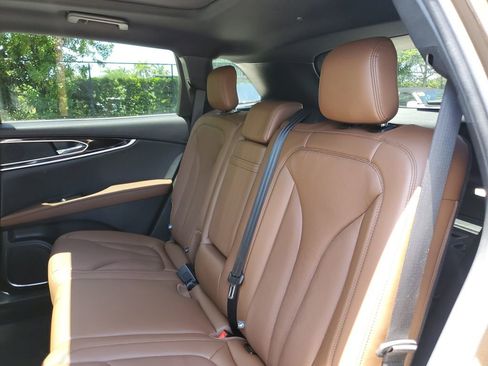 Certified 2022 Lincoln Nautilus Reserve FWD image 12
