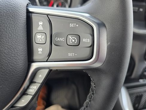 Used 2025 RAM 2500 Big Horn AWD/4WD image 10