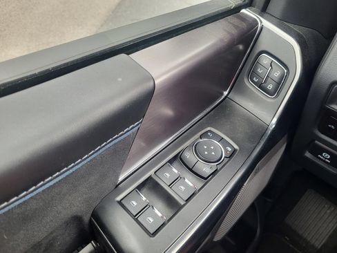 Used 2025 Ford F150 Platinum AWD/4WD image 23