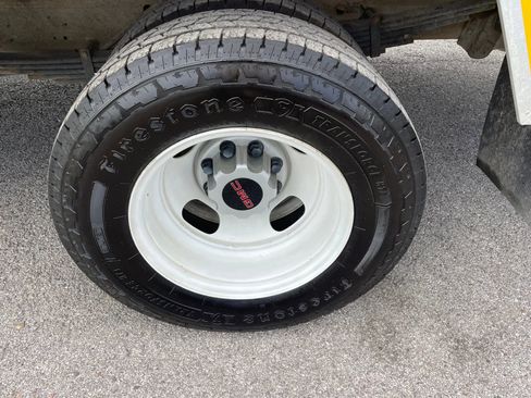 Used 2021 GMC Savana 3500 Extended w/ Power Convenience Package image 9