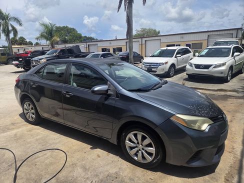 Used 2014 Toyota Corolla LE FWD image 1