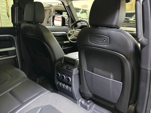 Used 2020 Land Rover Defender 110 First Edition image 20