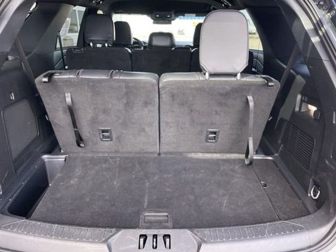 Used 2025 Ford Explorer ST-Line w/ ST-Line Street Pack AWD/4WD image 24