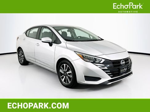 Used 2025 Nissan Versa SV FWD image 1