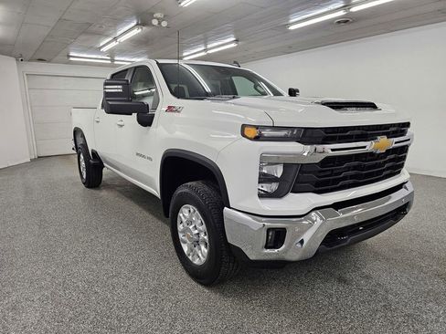 Used 2025 Chevrolet Silverado 2500 LT w/ All Star Edition image 3