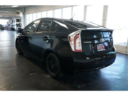 Used 2014 Toyota Prius Four image 5