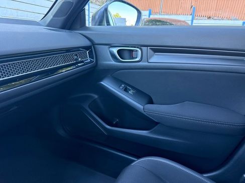 Used 2023 Honda Civic Sport image 15