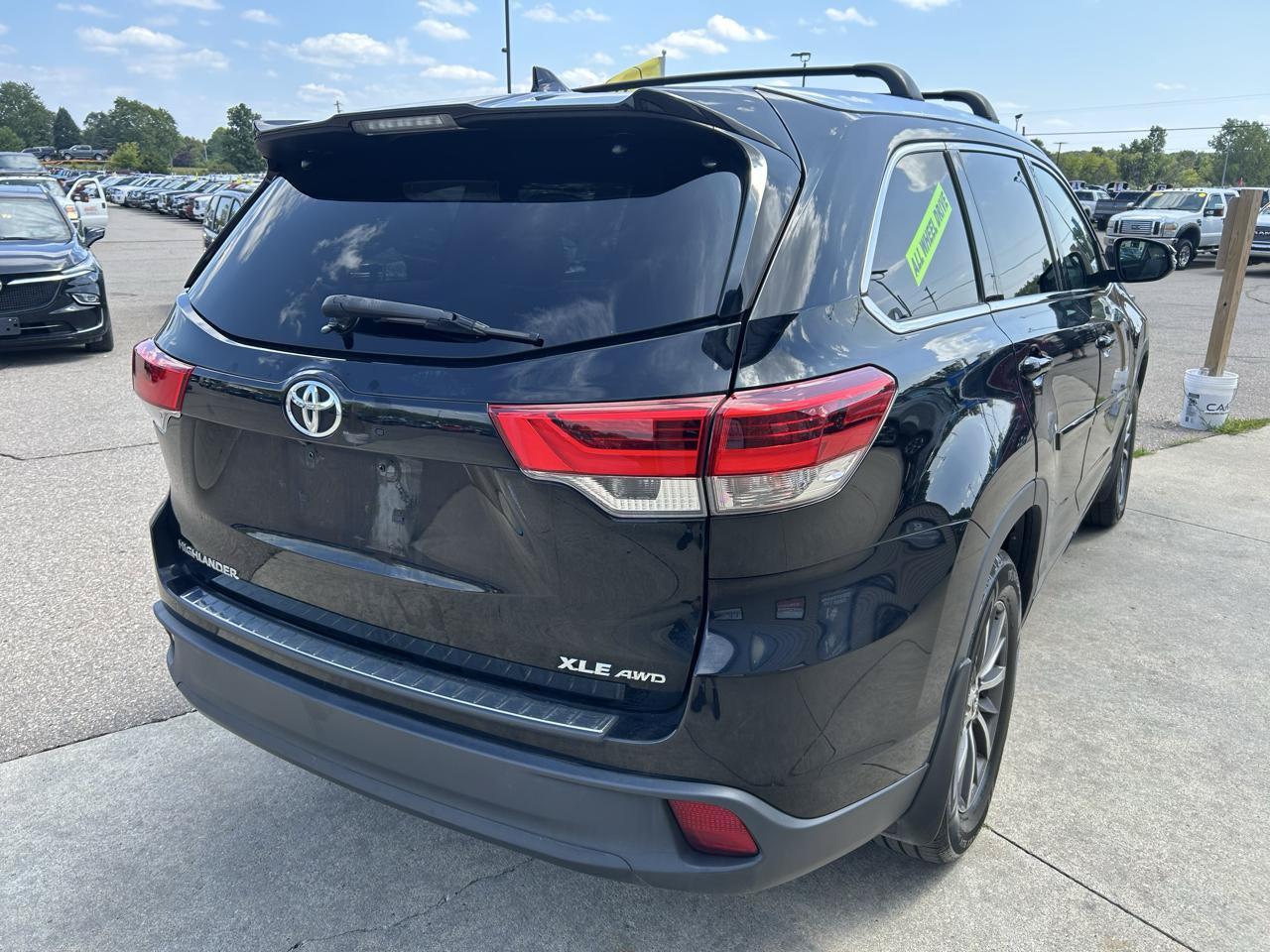Used 2018 Toyota Highlander XLE w/ Protection Package #3 AWD/4WD image 5