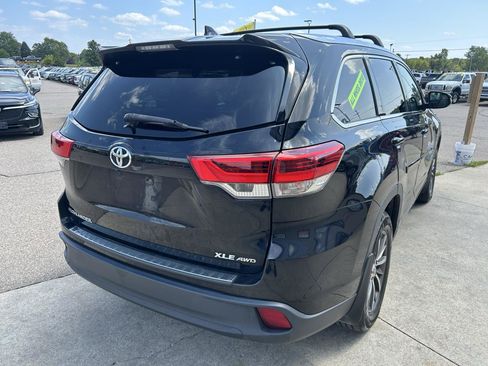 Used 2018 Toyota Highlander XLE w/ Protection Package #3 AWD/4WD image 5