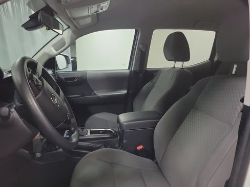 Used 2022 Toyota Tacoma SR AWD/4WD image 18