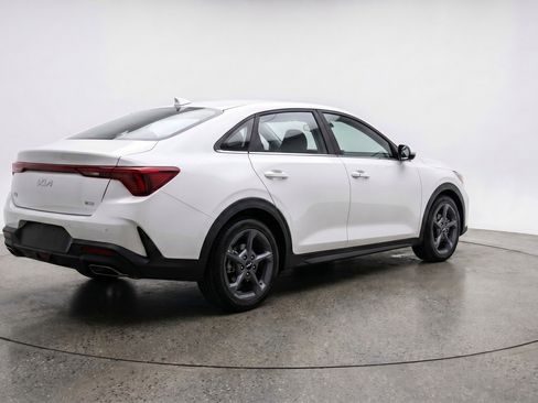 Used 2025 Kia K4 LXS image 9