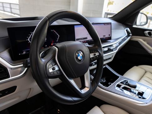 Certified 2024 BMW X5 sDrive40i w/ Premium Package RWD image 17