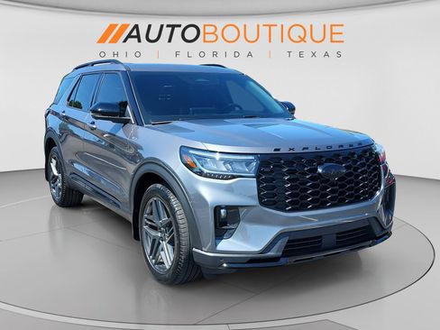 Used 2025 Ford Explorer ST-Line w/ Premium Package AWD/4WD image 7