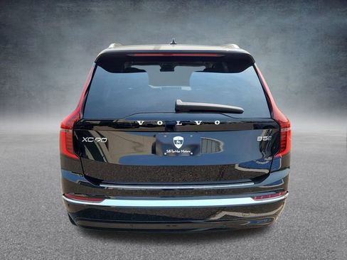 New 2025 Volvo XC90 B5 Plus w/ Protection Package Premier image 6