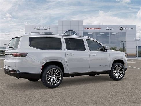 New 2025 Jeep Wagoneer L Series II image 4