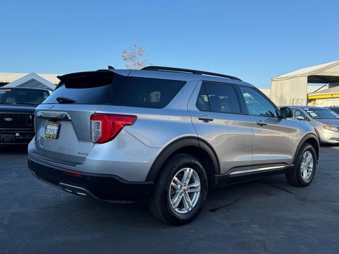 Used 2023 Ford Explorer XLT w/ Equipment Group 202A AWD/4WD image 7