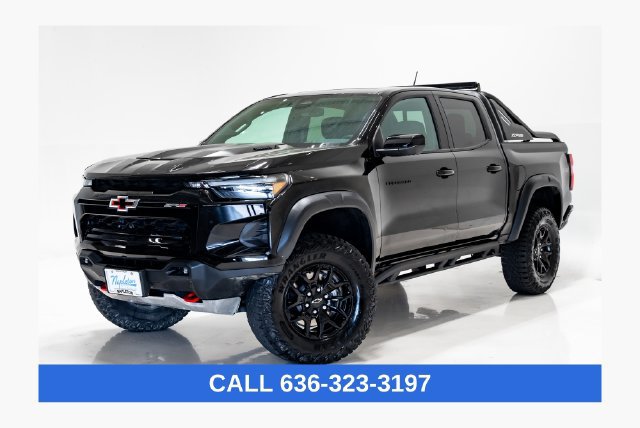 Used 2025 Chevrolet Colorado ZR2 w/ Midnight Edition AWD/4WD image 1