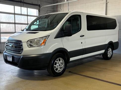 Used 2015 Ford Transit 150 XLT image 2