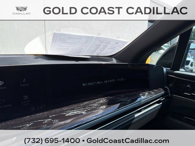 Used 2026 Cadillac Escalade IQL Sport 1 w/ LPO, ONYX Package AWD/4WD image 35