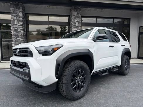 Used 2026 Toyota 4Runner SR5 AWD/4WD image 18