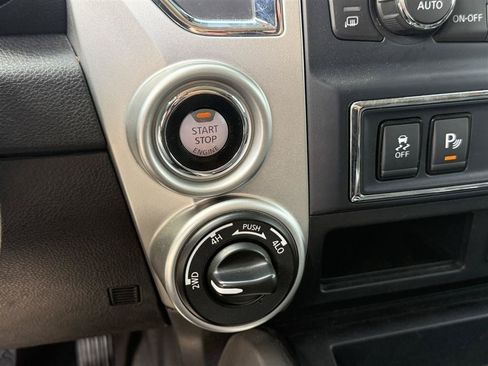 Used 2017 Nissan Titan PRO-4X AWD/4WD image 28
