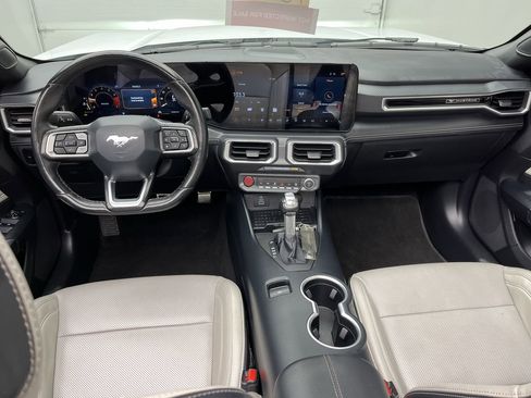 Used 2024 Ford Mustang Premium image 4