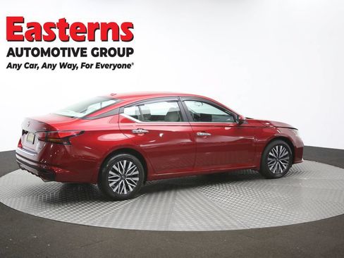 Used 2023 Nissan Altima 2.5 SV w/ SV Premium Package AWD/4WD image 41