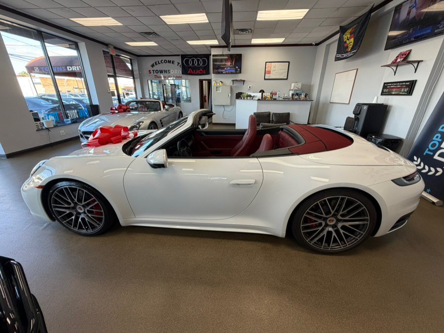 Used 2024 Porsche 911 Carrera 4S AWD/4WD image 11