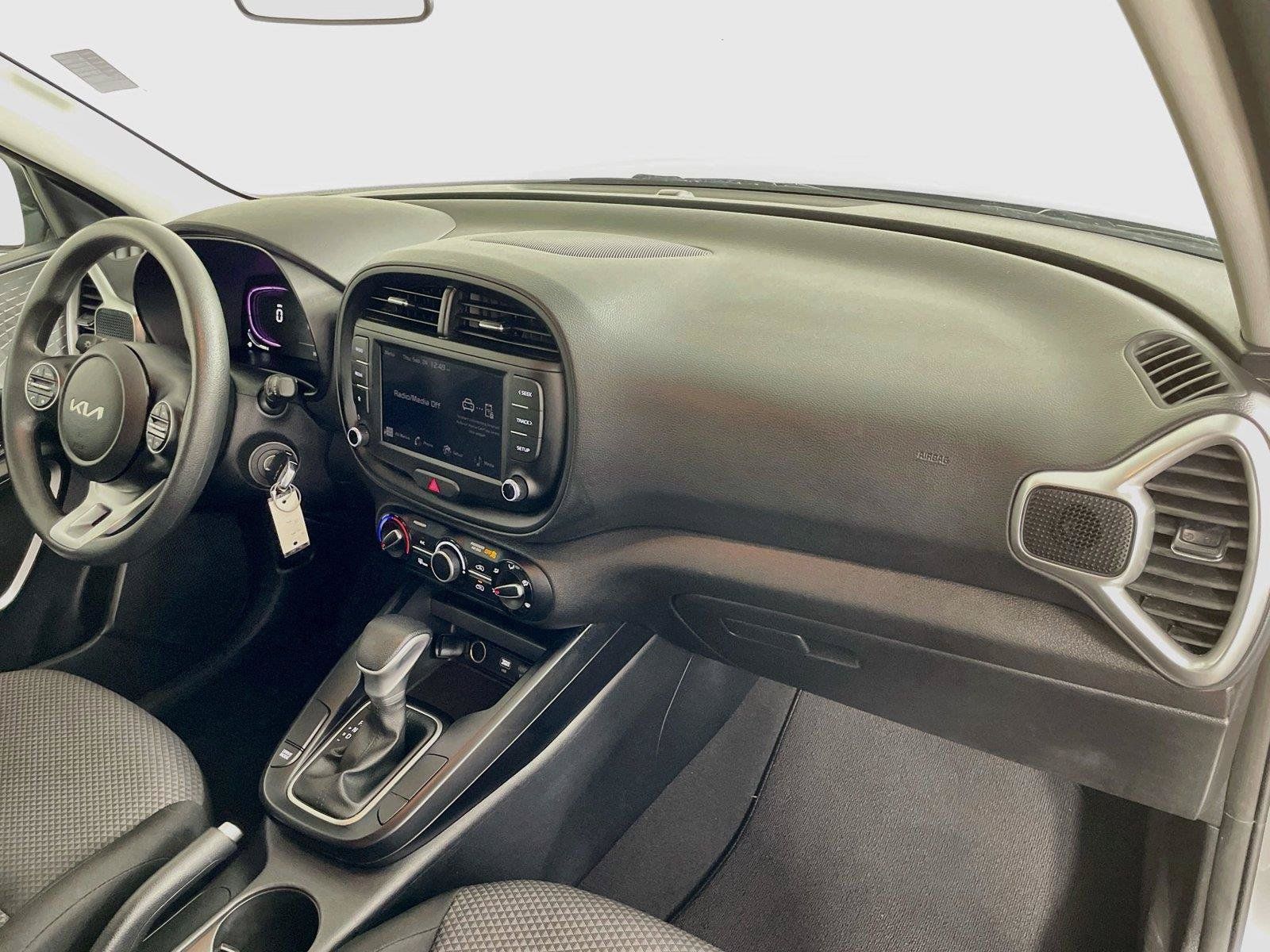 Certified 2025 Kia Soul LX w/ LX Technology Package FWD image 30