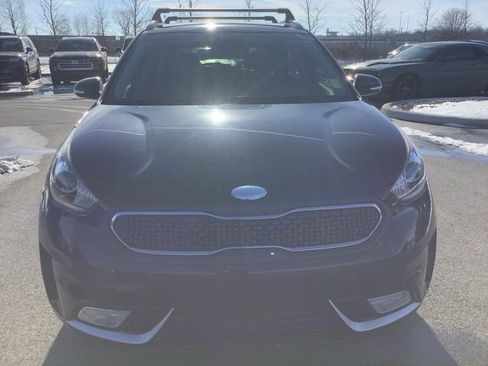 Used 2018 Kia Niro EX image 2
