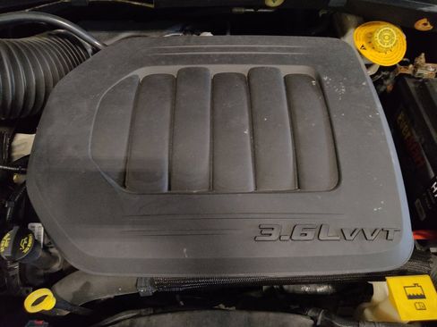 Used 2019 Dodge Grand Caravan SXT FWD image 30