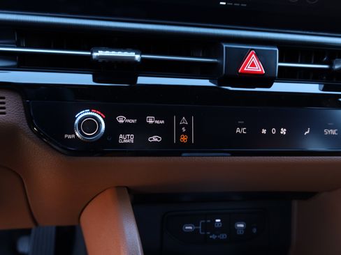 New 2026 Kia Sportage X-Line w/ X-Line Technology Package image 11