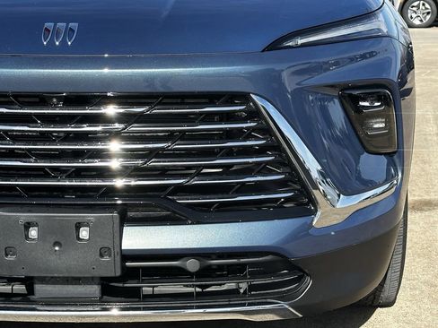 Used 2025 Buick Enclave Preferred image 11