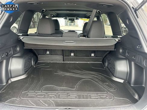 Used 2025 Subaru Forester Premium image 6