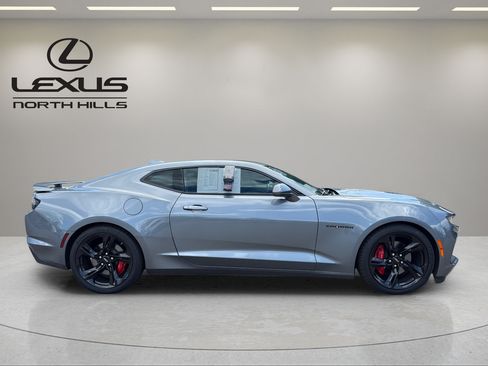 Used 2020 Chevrolet Camaro SS RWD image 5