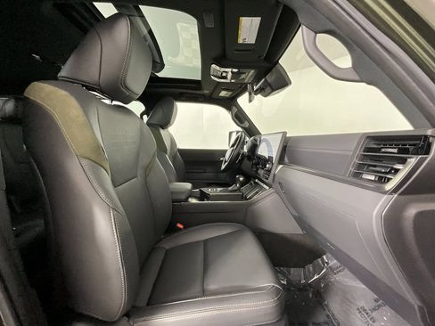 Used 2024 Lexus GX 550 image 20