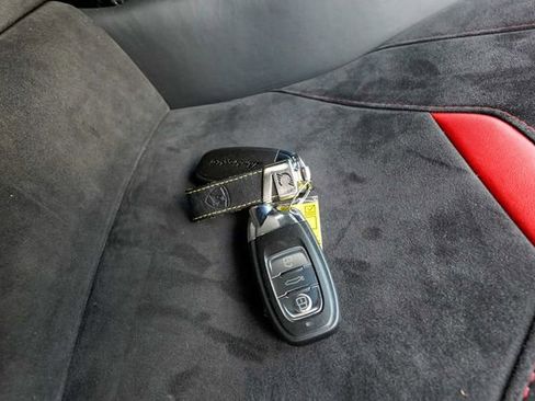 Used 2022 Lamborghini Huracan EVO RWD image 88