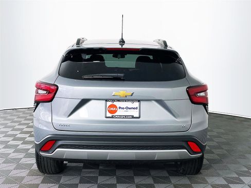 Used 2026 Chevrolet Trax LT FWD image 7
