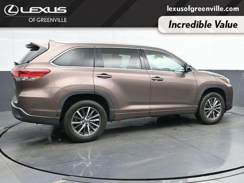 Used 2017 Toyota Highlander XLE FWD image 8